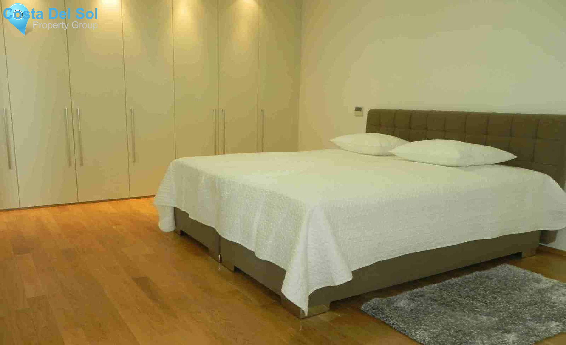 Semi-Detached House in Sierra Blanca-1187009