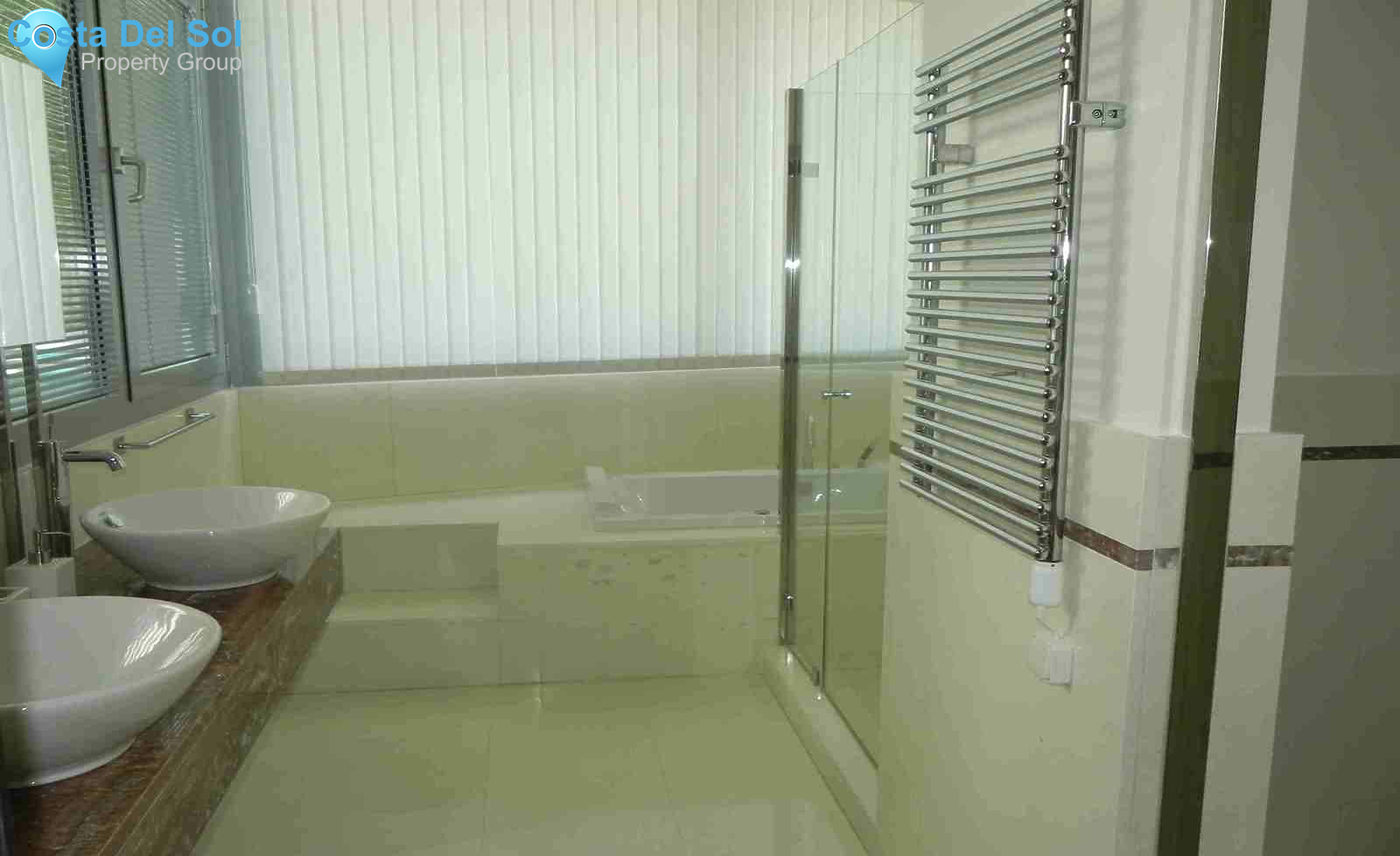 Semi-Detached House in Sierra Blanca-1187010