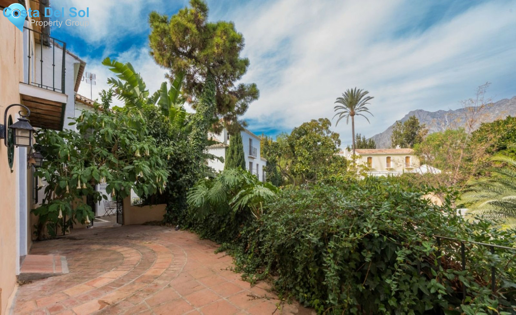 Semi-Detached House in The Golden Mile