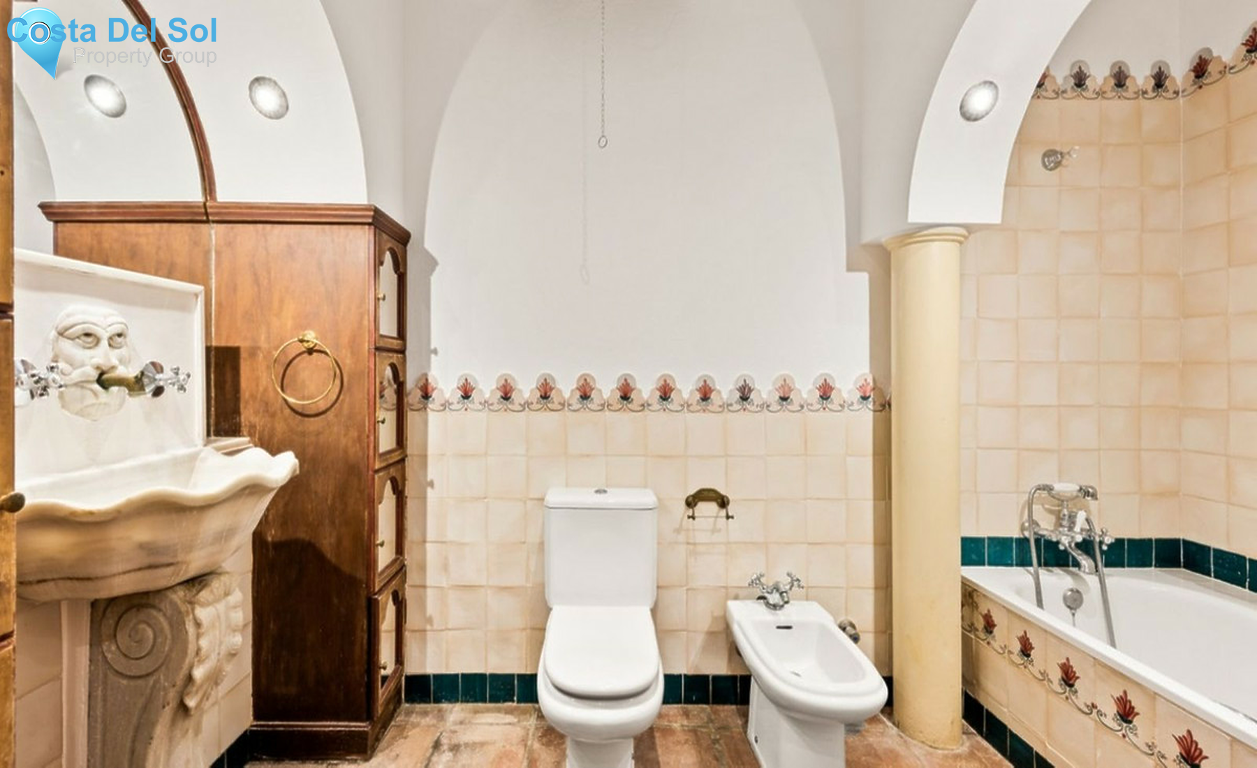 Semi-Detached House in The Golden Mile-1508243