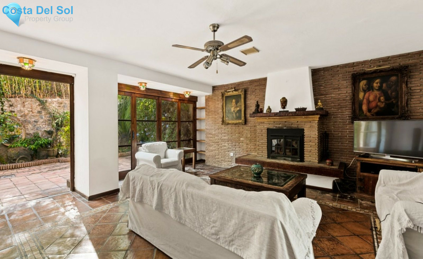 Semi-Detached House in The Golden Mile-1508233