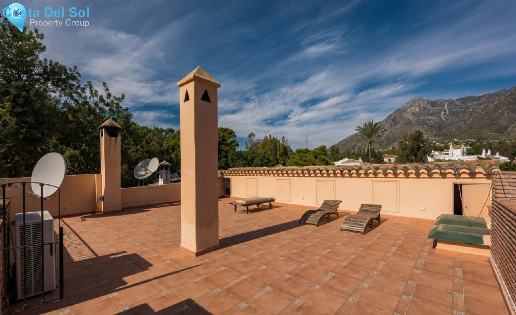 Semi-Detached House in The Golden Mile-1463759