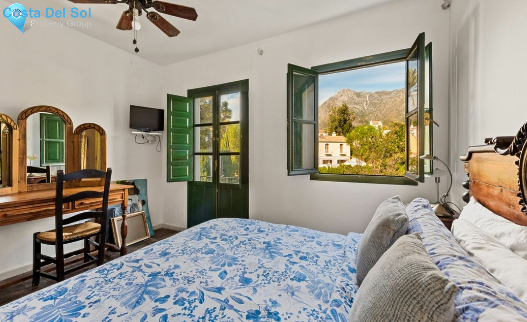 Semi-Detached House in The Golden Mile-1463761