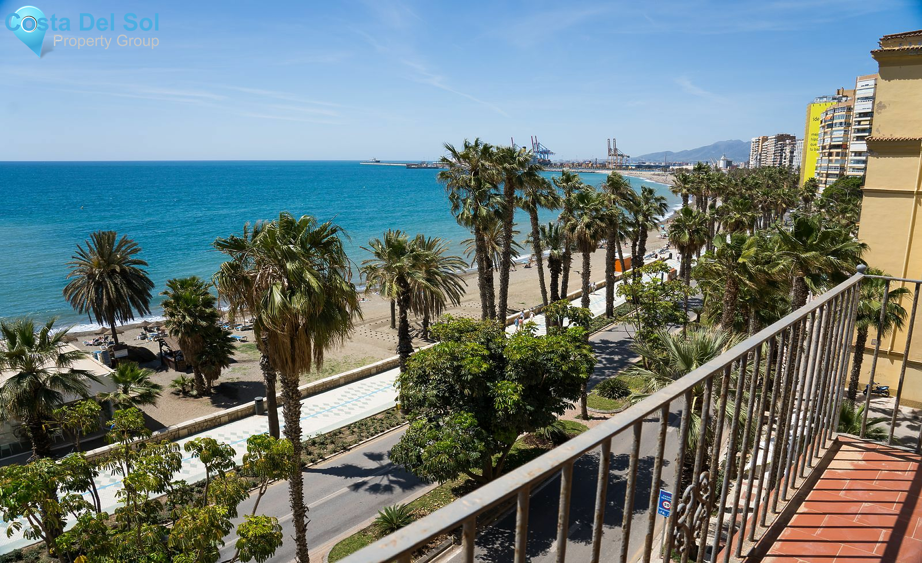 Top Floor Apartment in Málaga Este-1395929