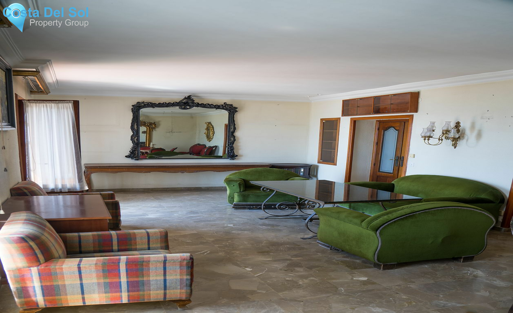 Top Floor Apartment in Málaga Este-1395931