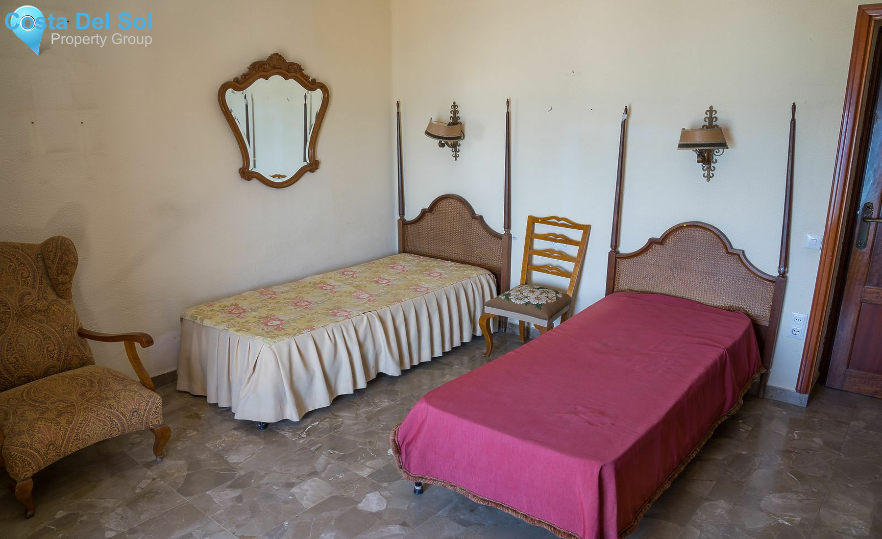 Top Floor Apartment in Málaga Este-1395932