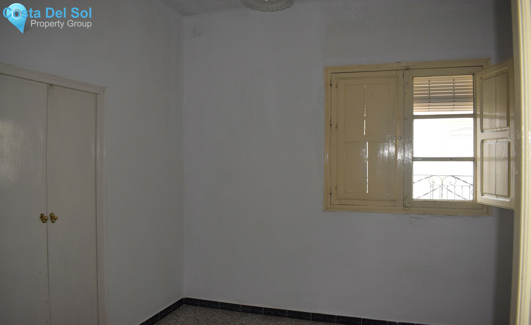 Townhouse in Alhaurín el Grande-1360271