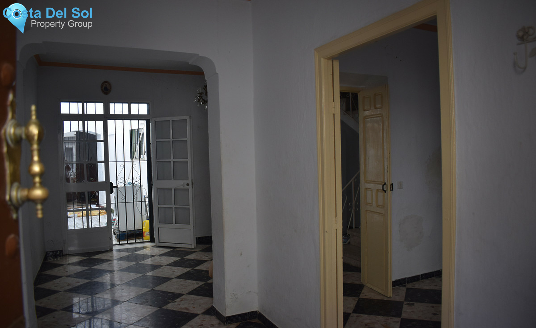 Townhouse in Alhaurín el Grande-1360264