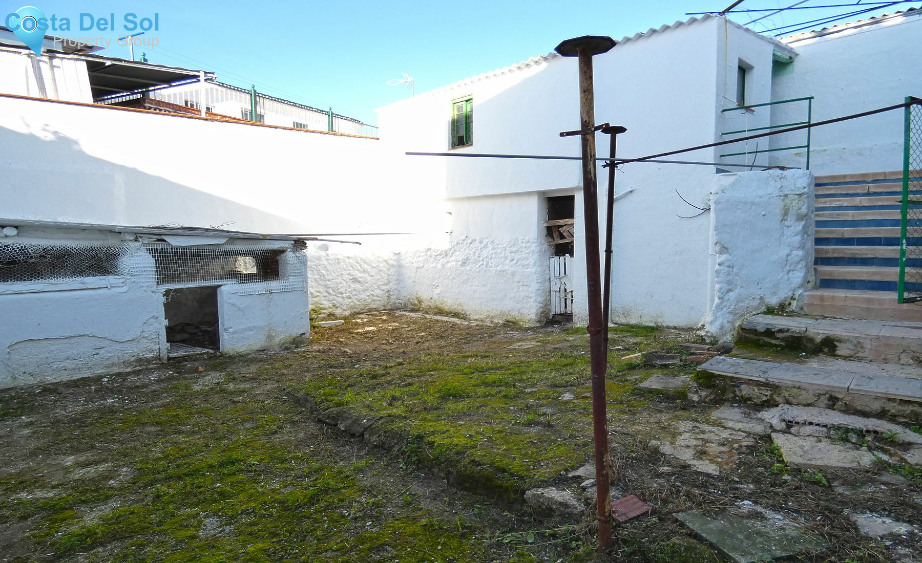 Townhouse in Alhaurín el Grande-1131906