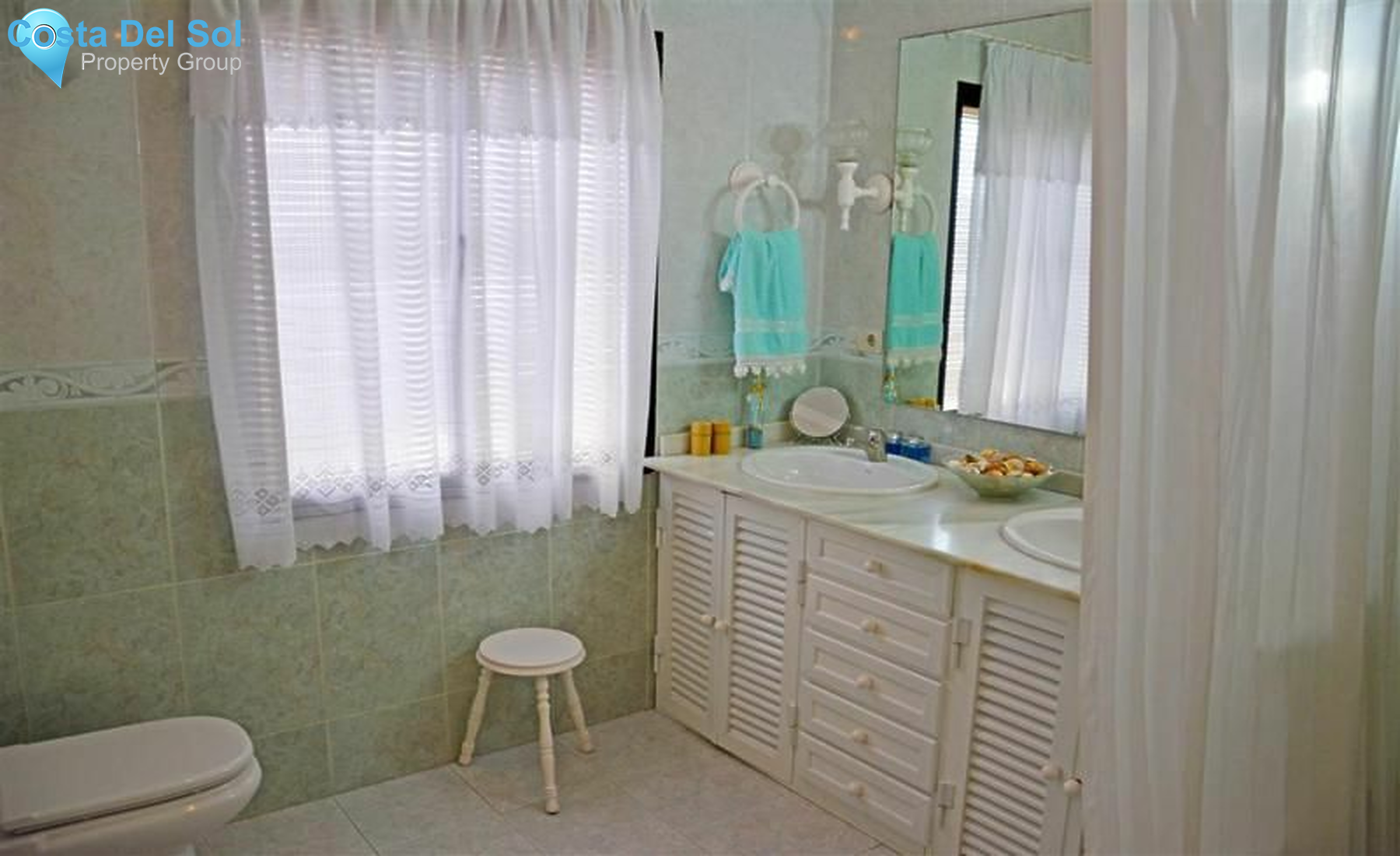 Townhouse in Alhaurín el Grande-1132346