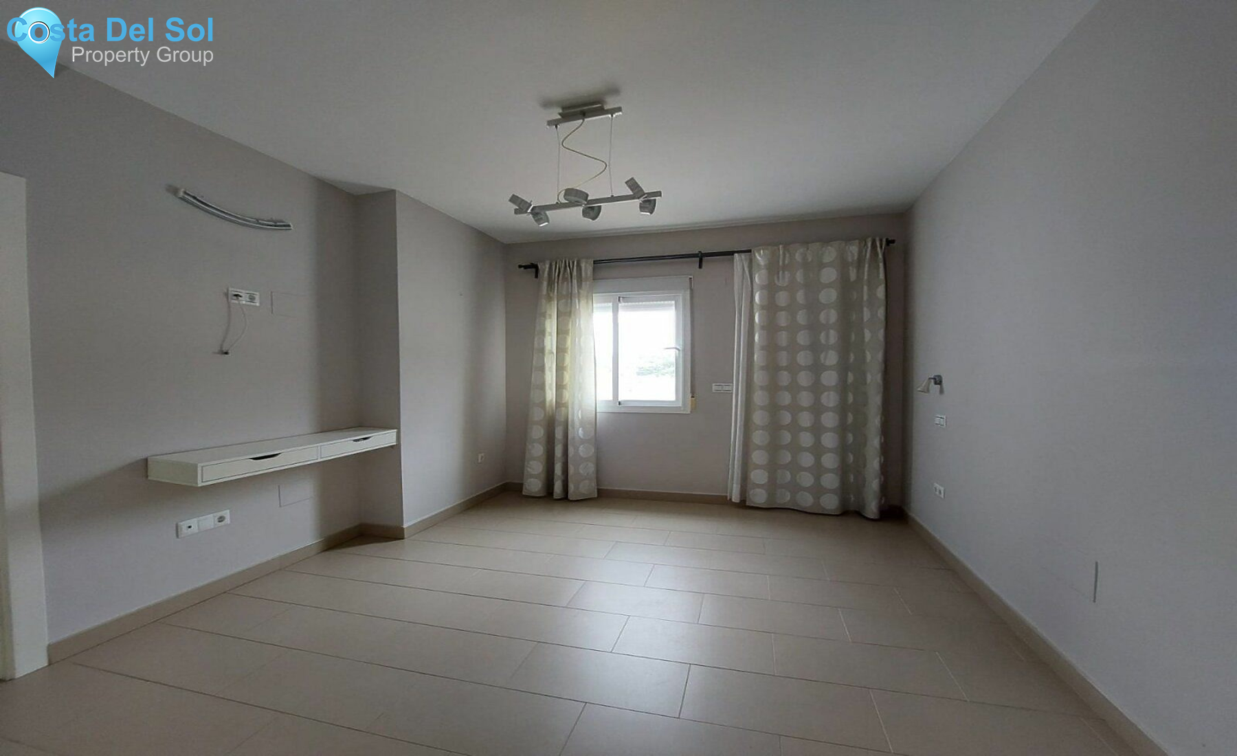 Townhouse in Alhaurín el Grande-1470931