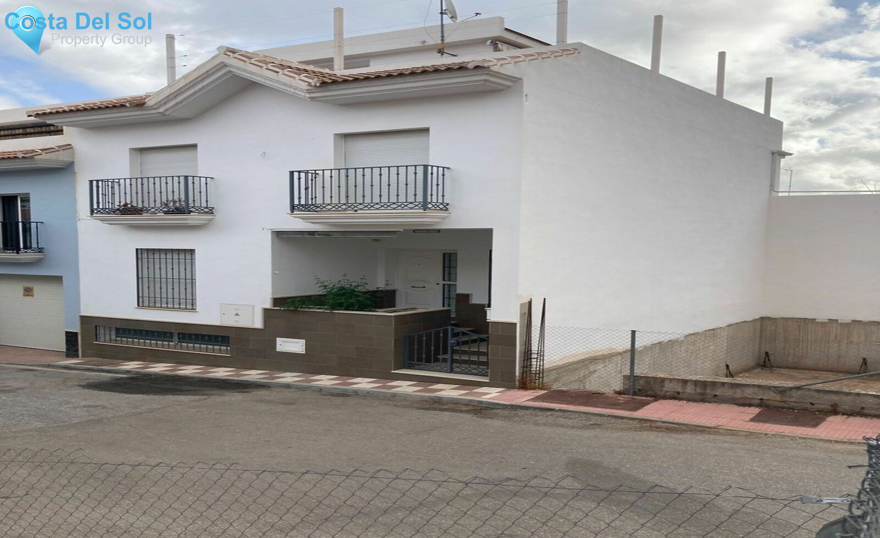 Townhouse in Alhaurín el Grande-1470914