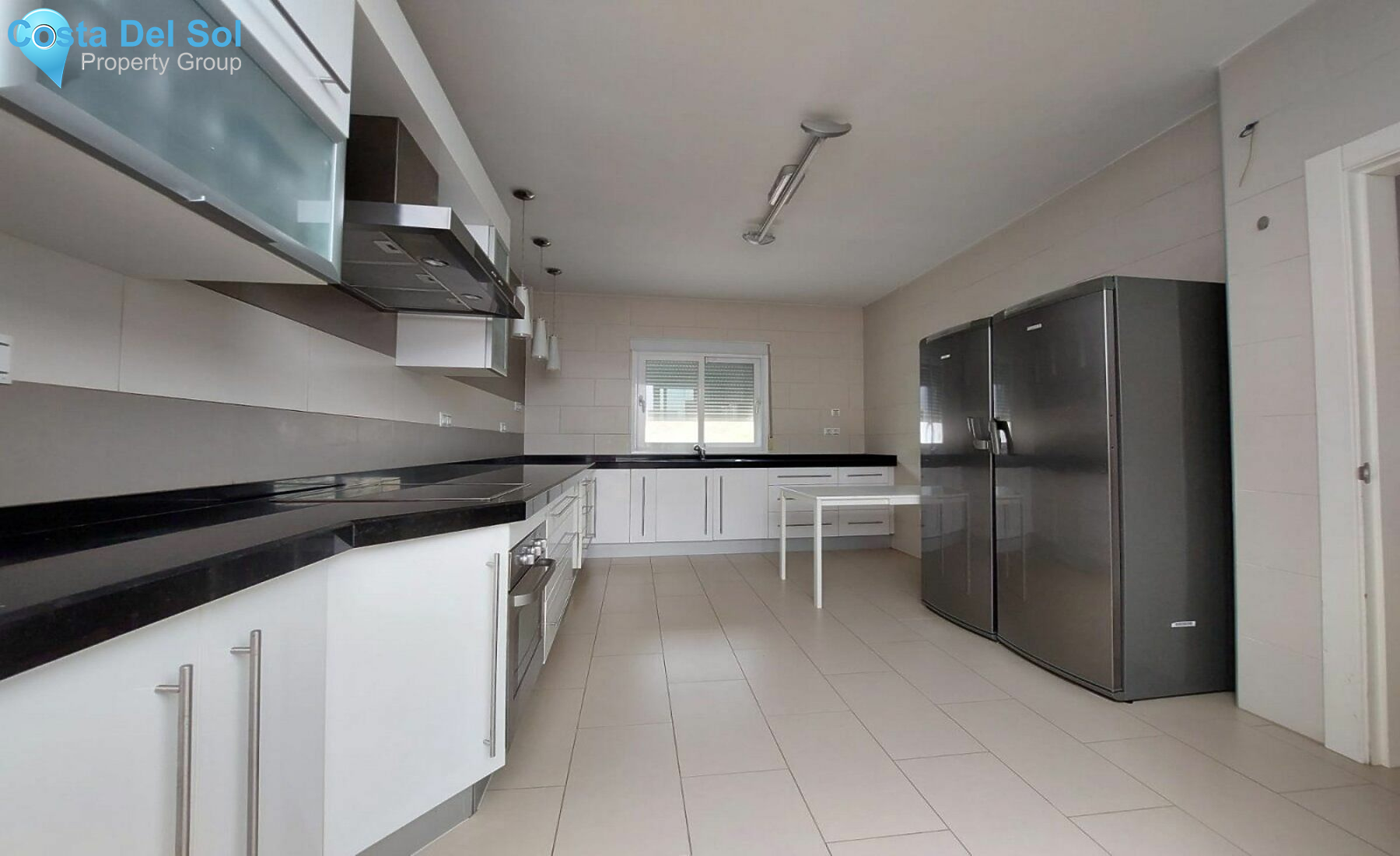 Townhouse in Alhaurín el Grande-1470932