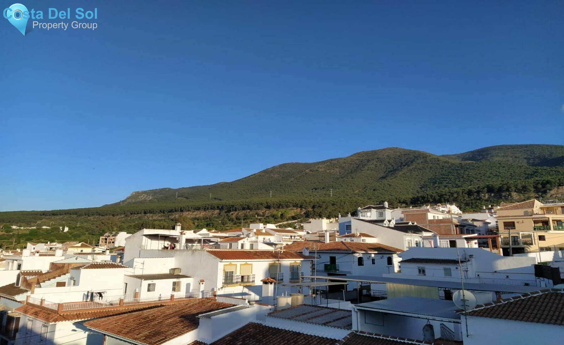 Townhouse in Alhaurín el Grande-1470920