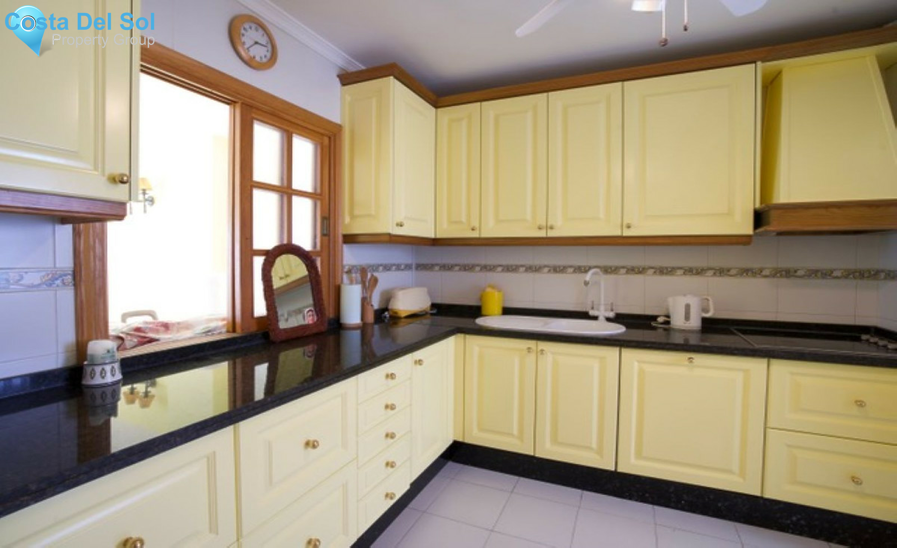 Townhouse in Estepona-1433908