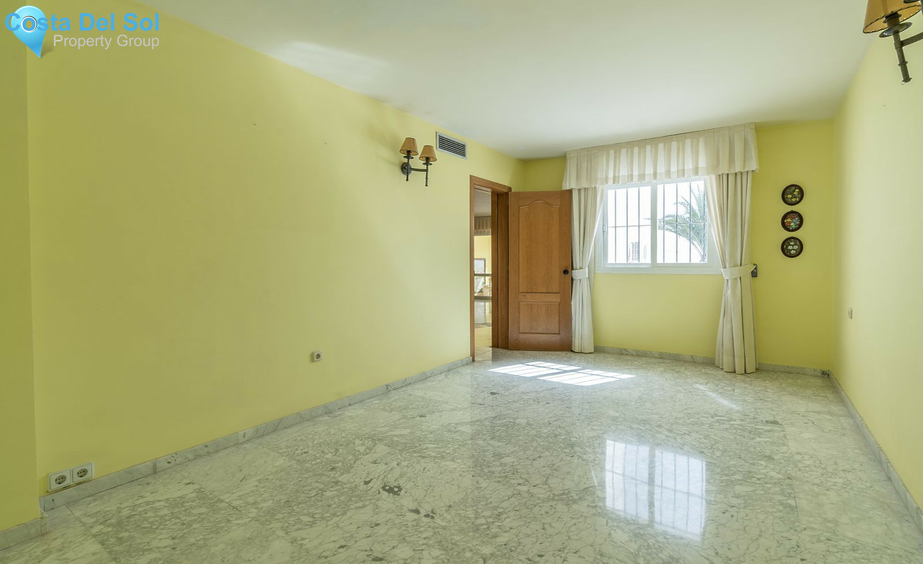 Townhouse in Estepona-1433913