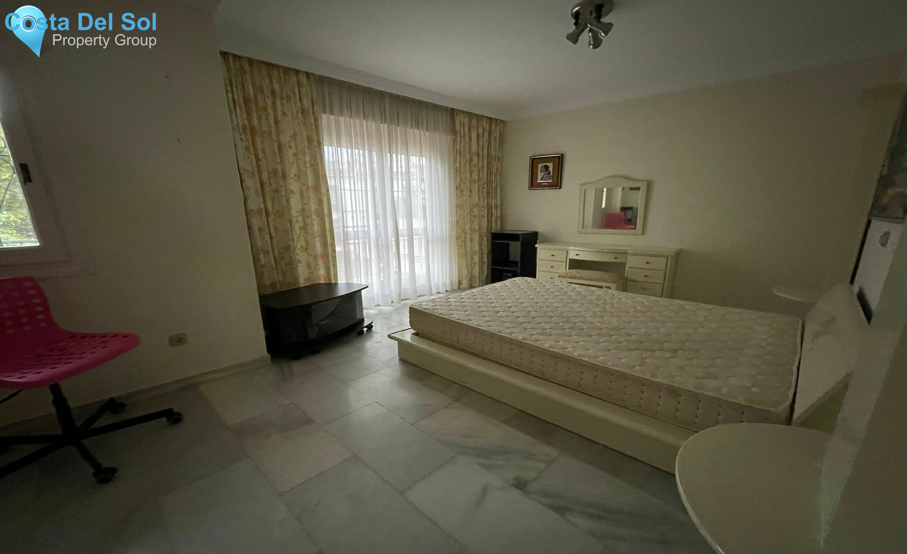 Townhouse in Estepona-1399910