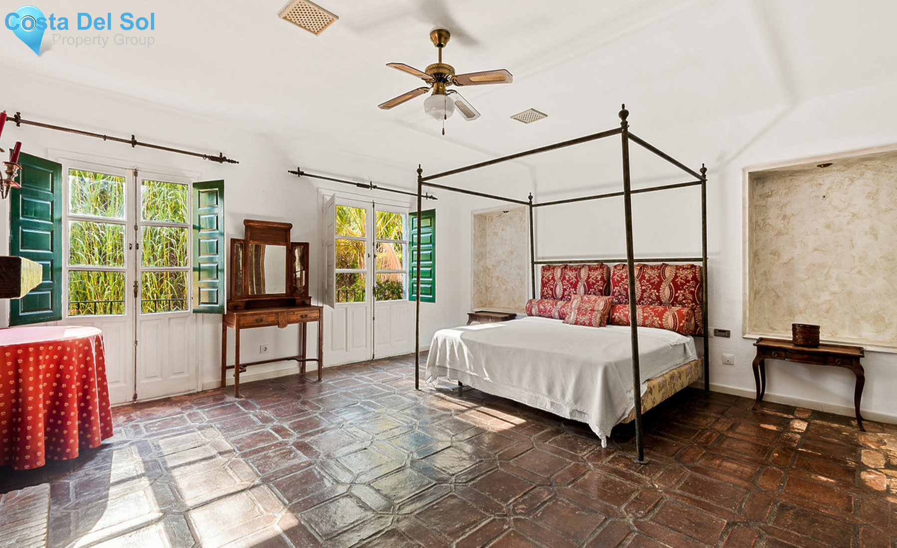 Townhouse in Marbella-704107