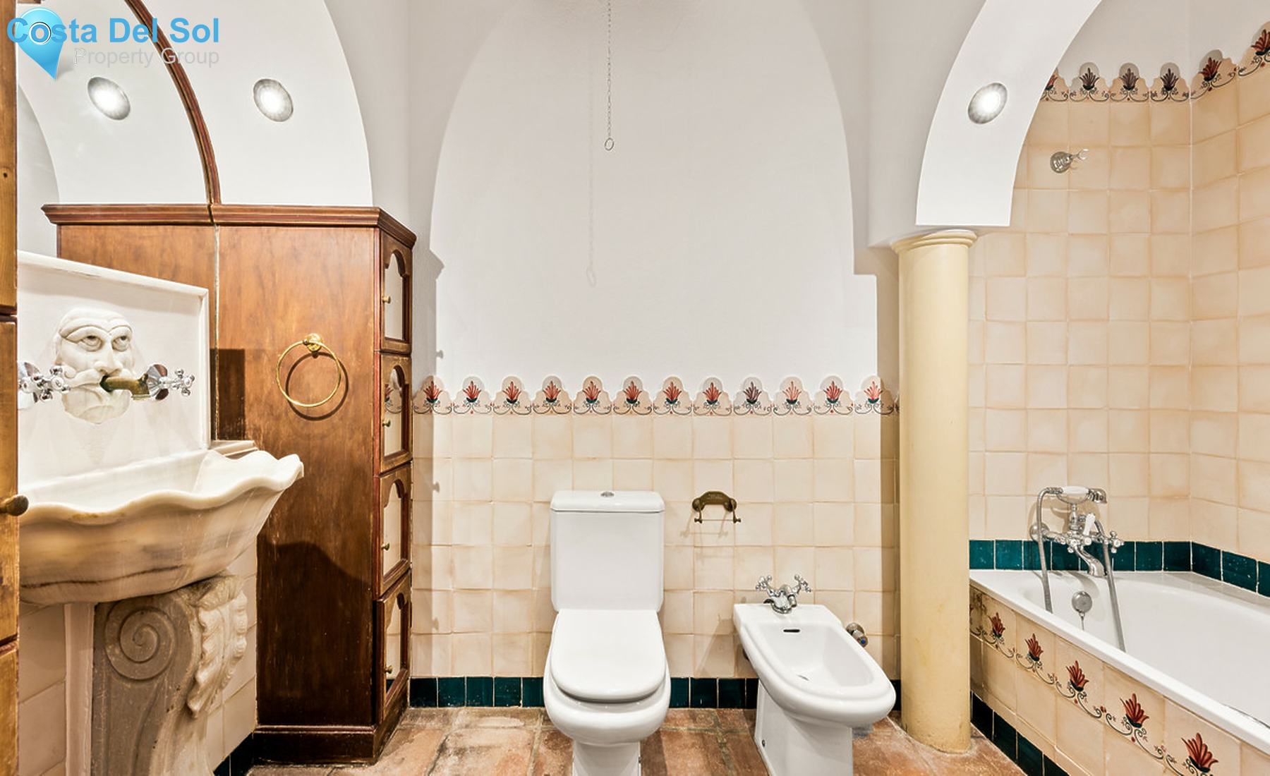 Townhouse in Marbella-704109