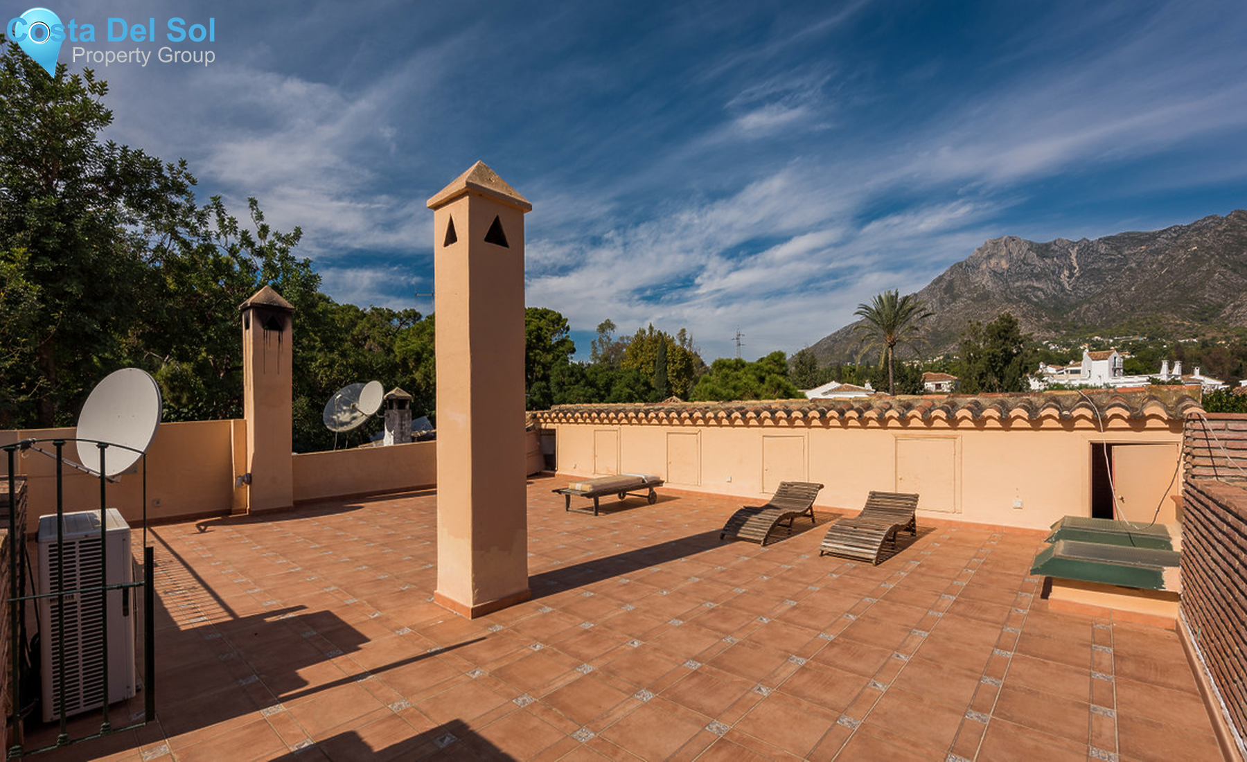 Townhouse in Marbella-704115
