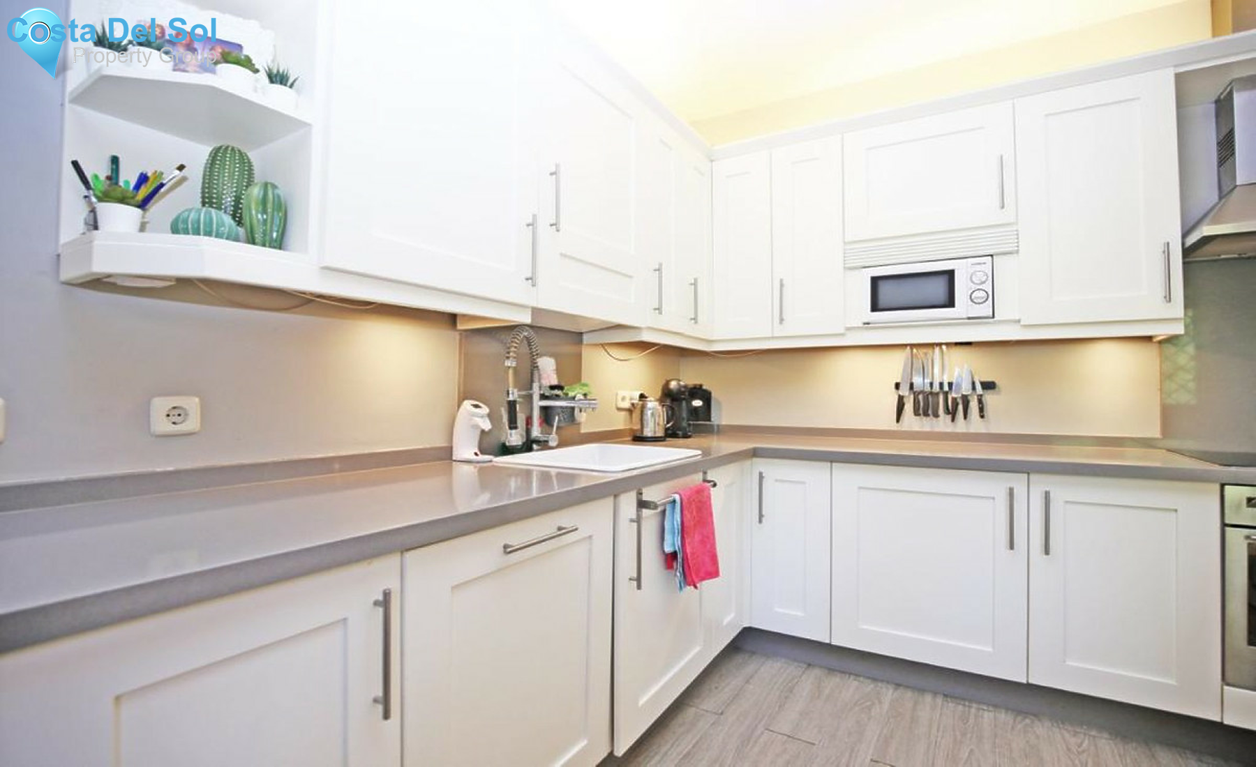 Semi-Detached House in Nueva Andalucía-690904