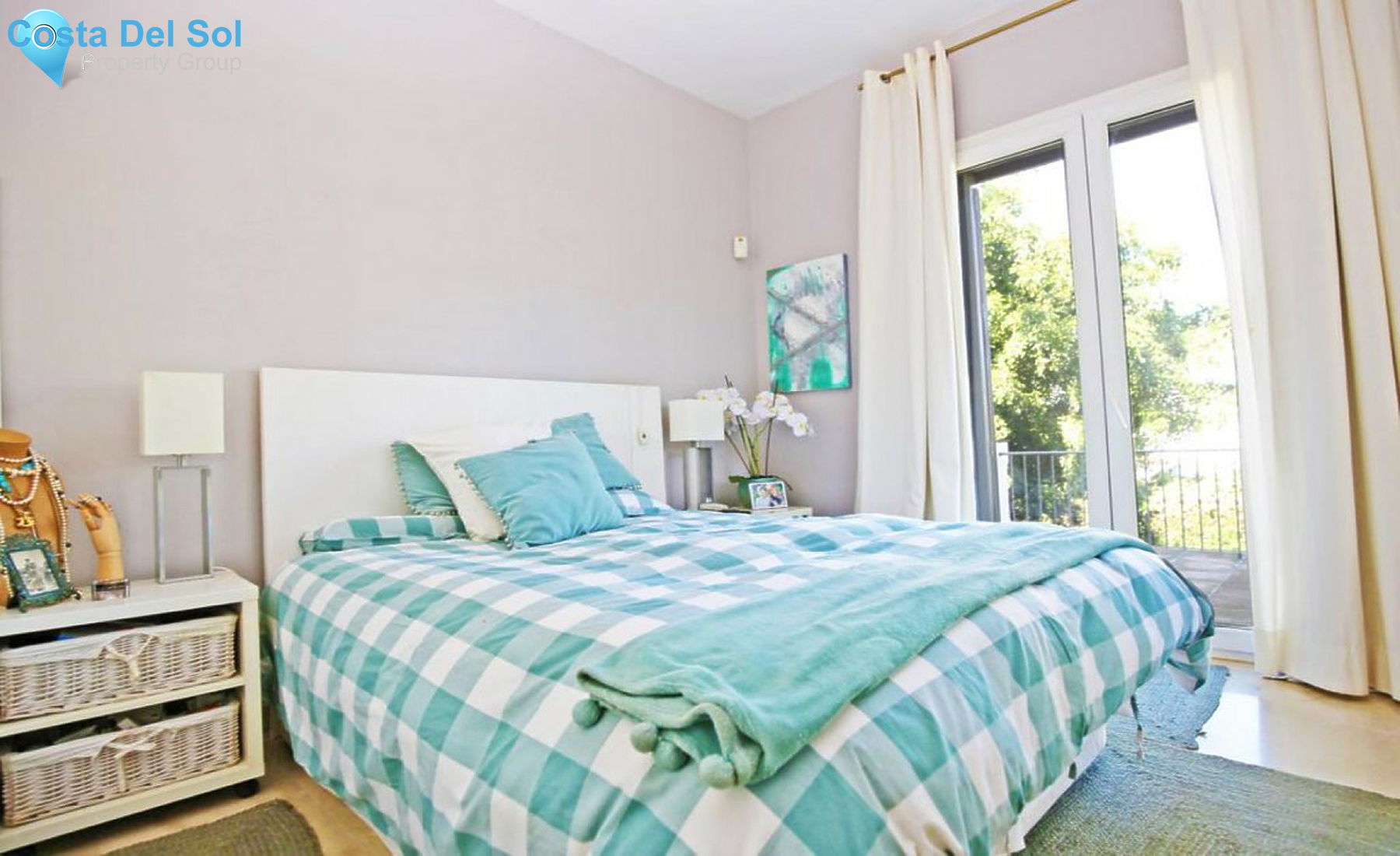 Semi-Detached House in Nueva Andalucía-690908