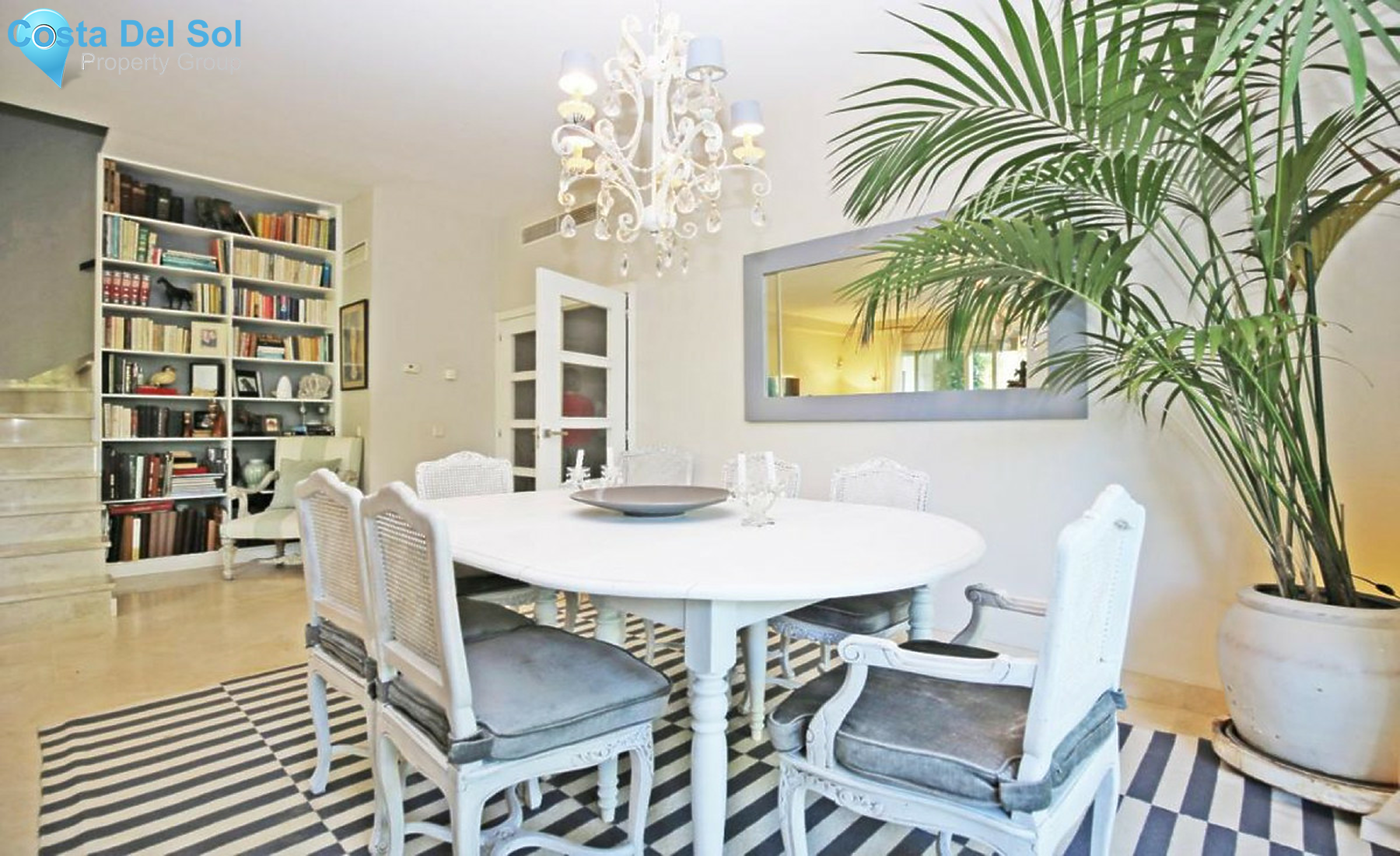 Semi-Detached House in Nueva Andalucía-690898