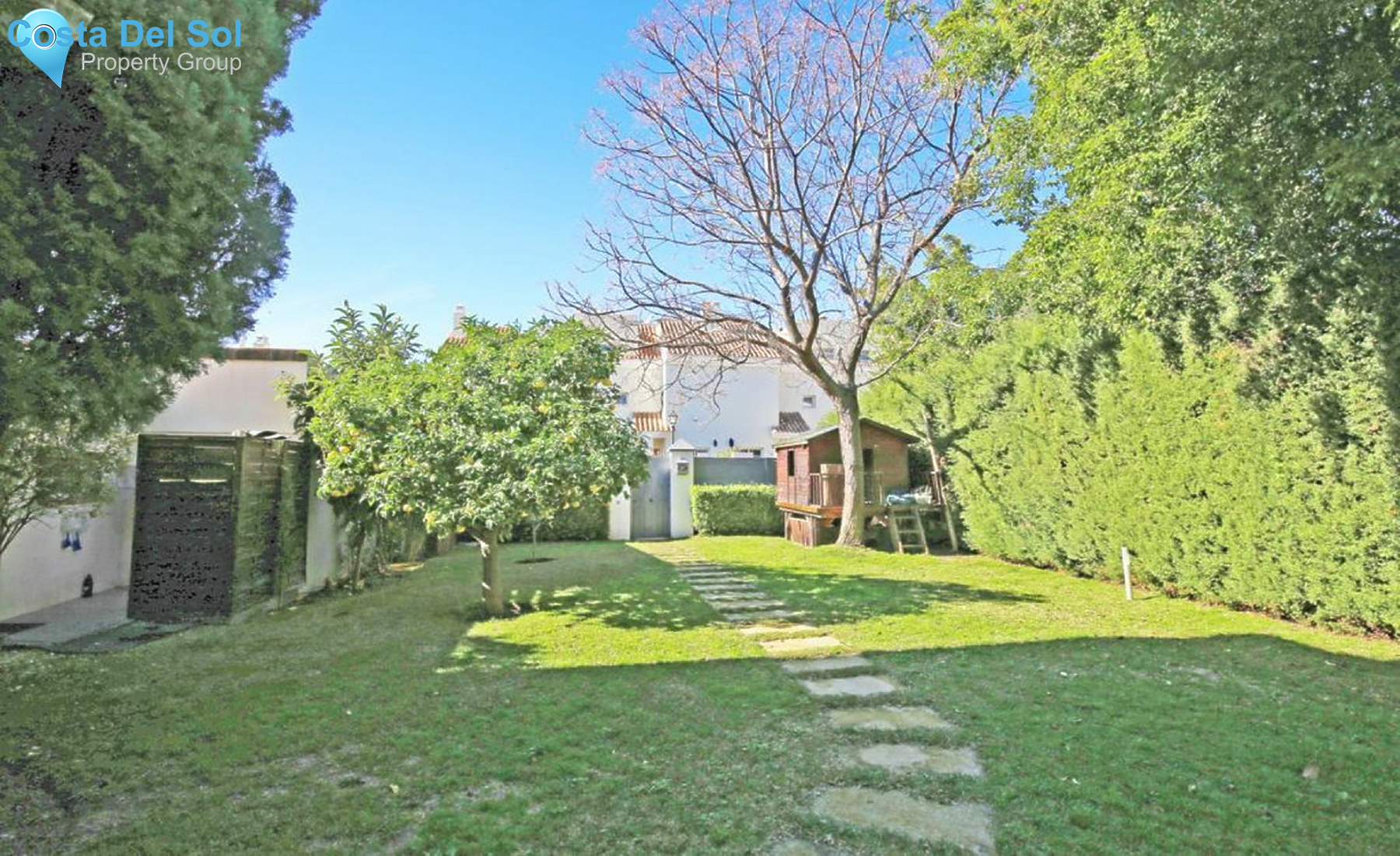 Semi-Detached House in Nueva Andalucía-690901