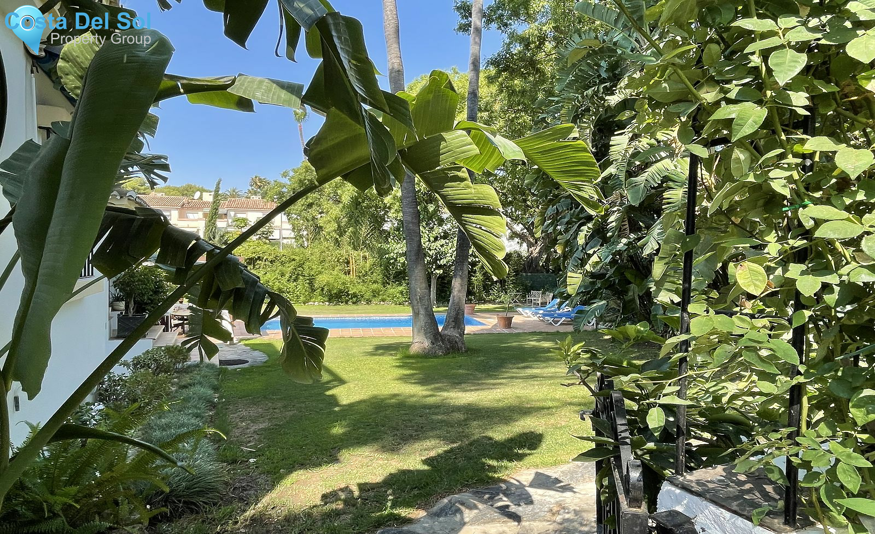 Townhouse in Nueva Andalucía-1387461