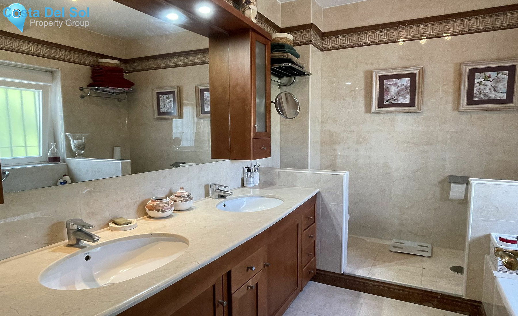 Townhouse in Nueva Andalucía-1387467