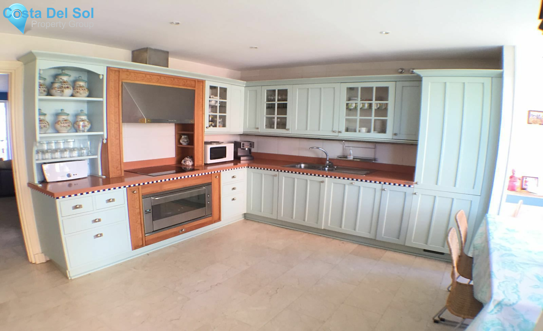 Townhouse in Nueva Andalucía-1553238