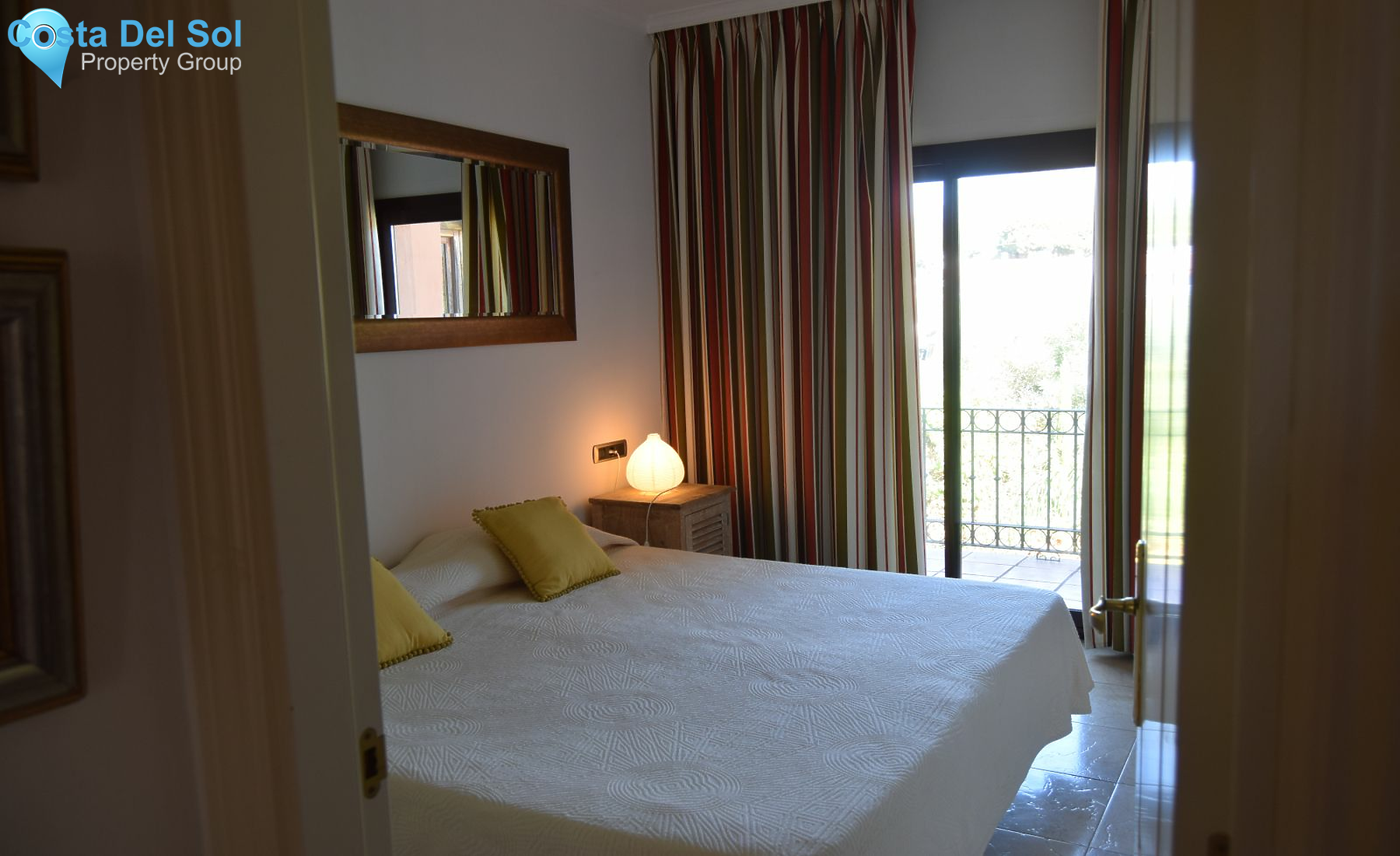 Townhouse in The Golden Mile-1209606