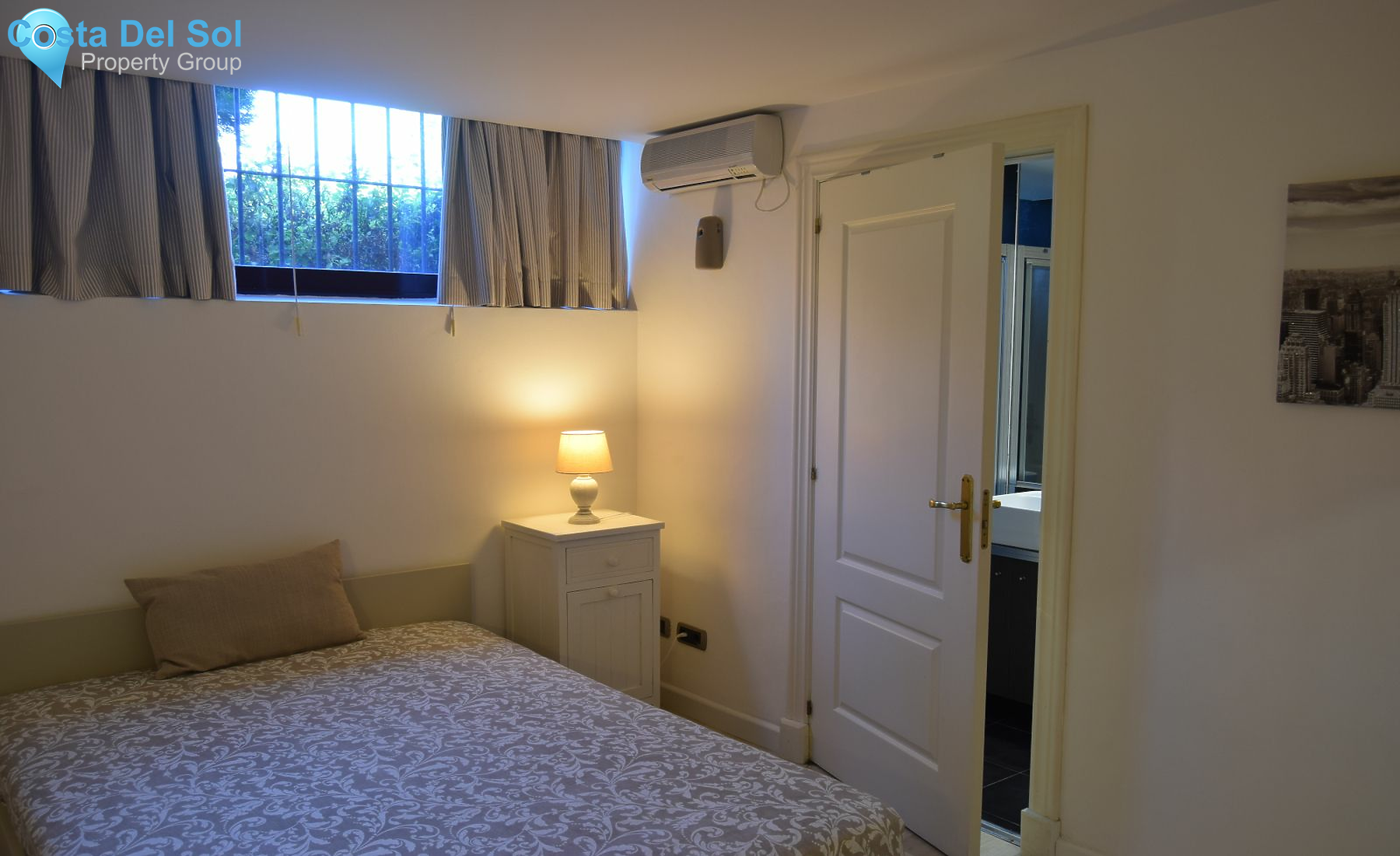 Townhouse in The Golden Mile-1209608