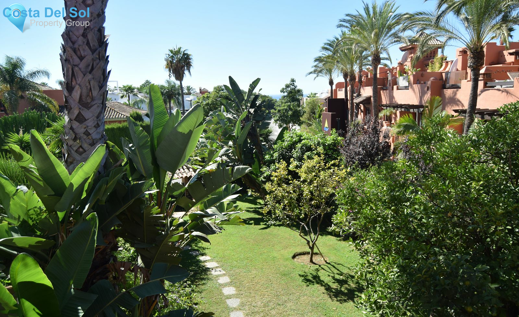 Townhouse in The Golden Mile-1209614