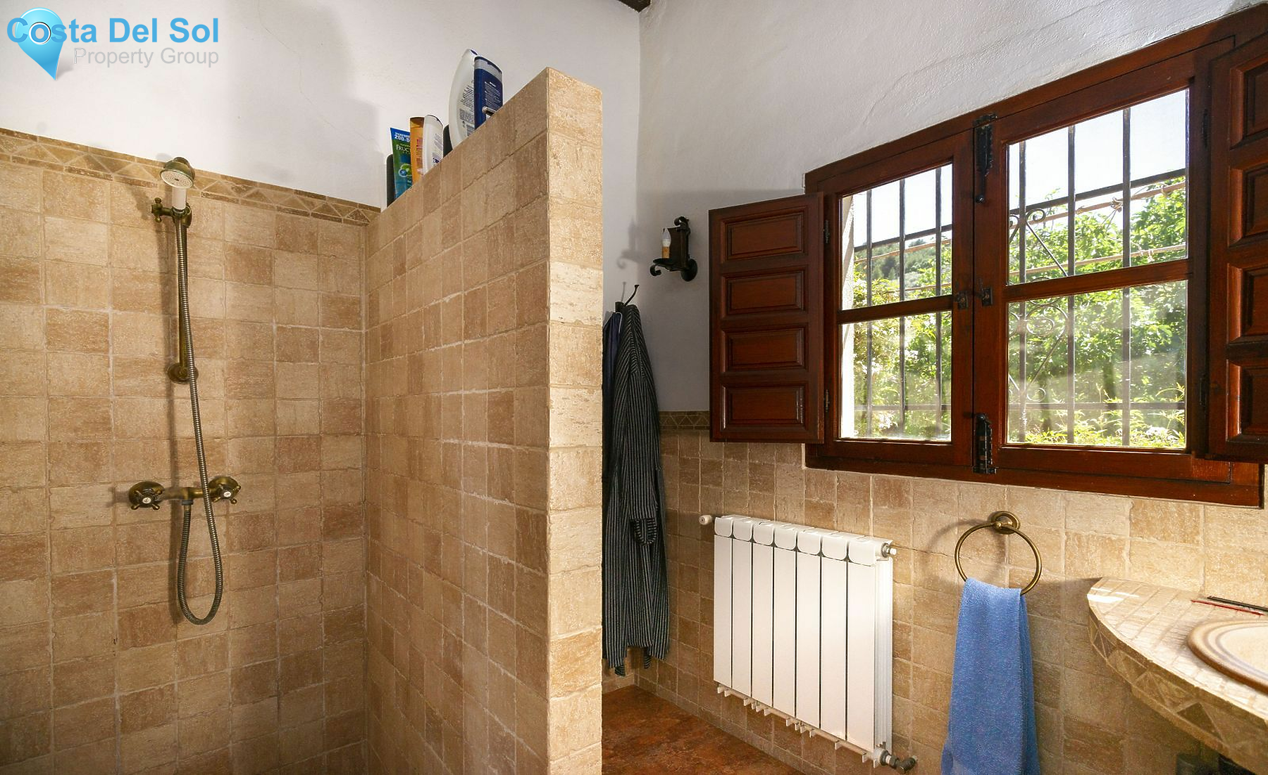 Bed and Breakfast in Comares-1394857