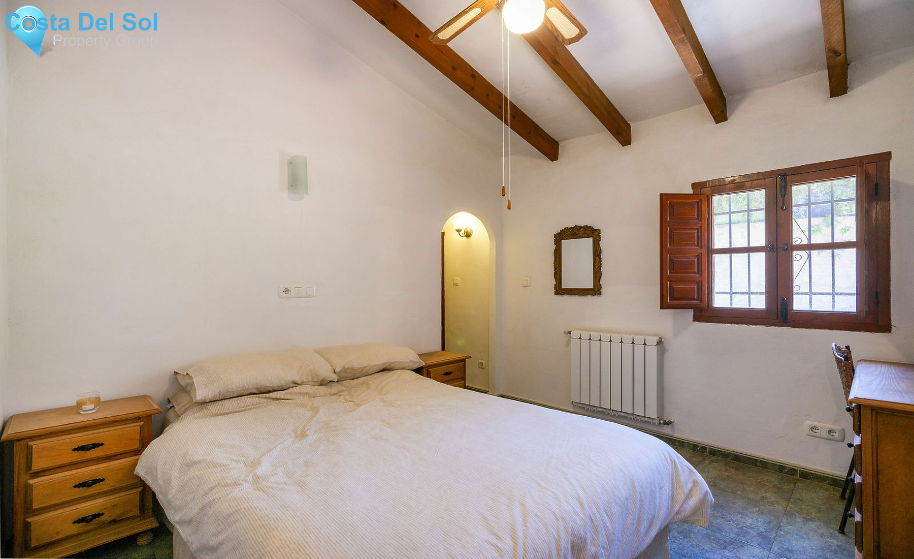 Bed and Breakfast in Comares-1394858