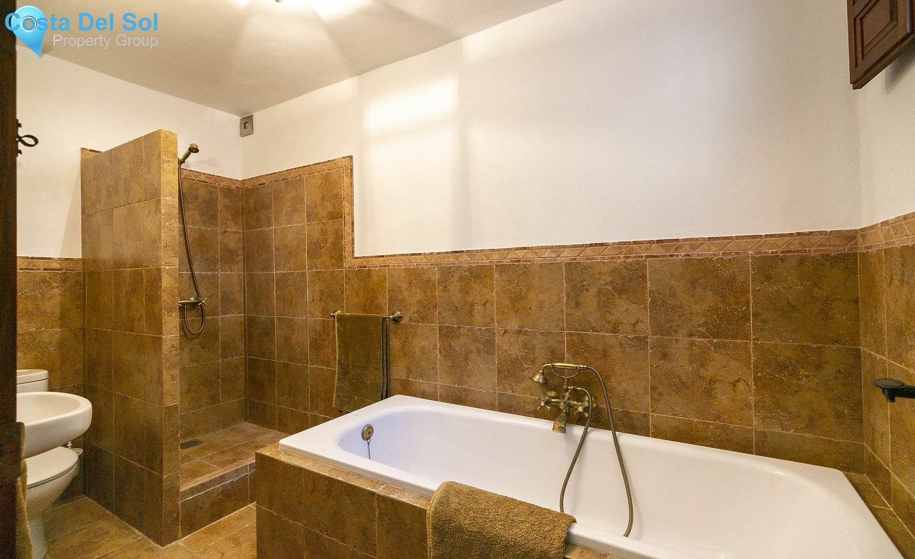 Bed and Breakfast in Comares-1394861