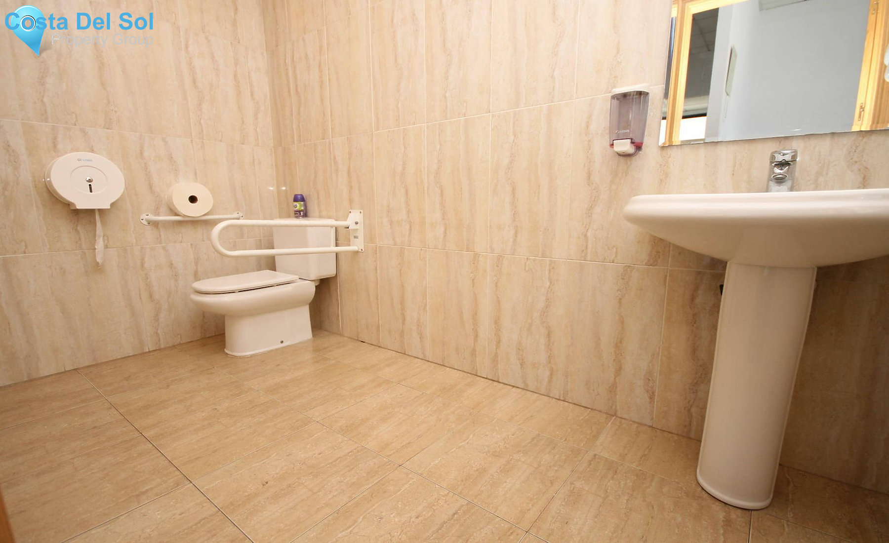 Business in Teatinos-1229687