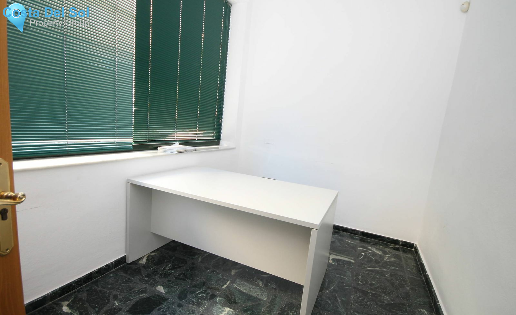 Business in Teatinos-1229677