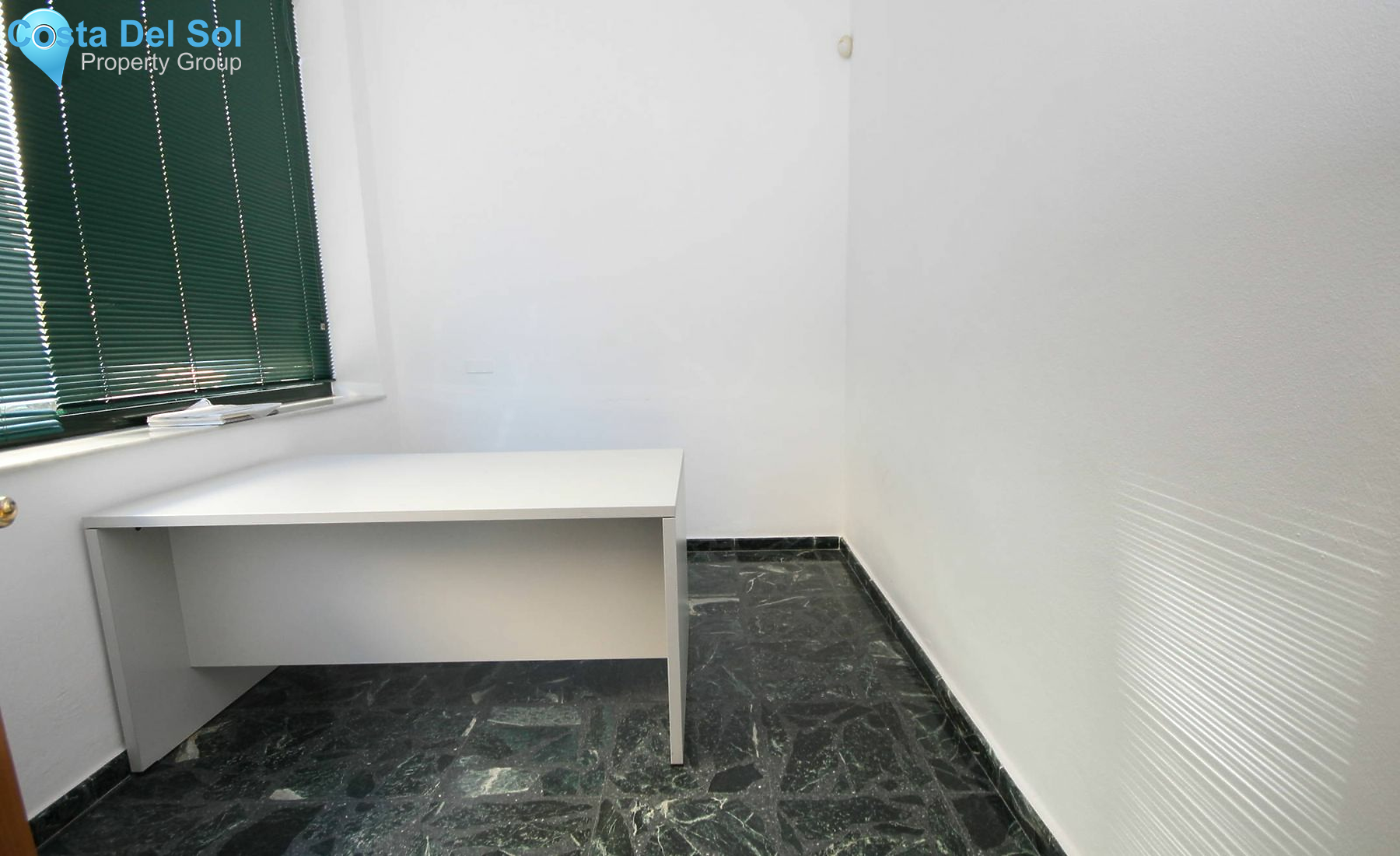 Business in Teatinos-1229678