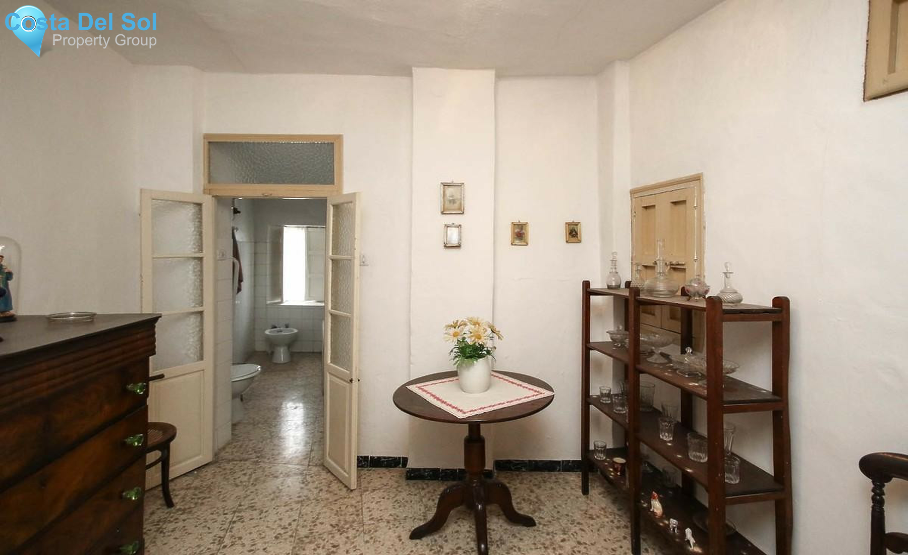 Commercial in Tolox-1384079