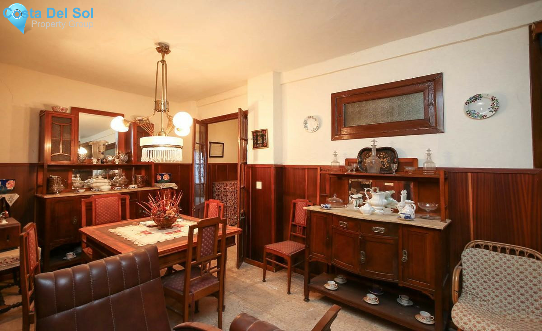 Commercial in Tolox-1384064