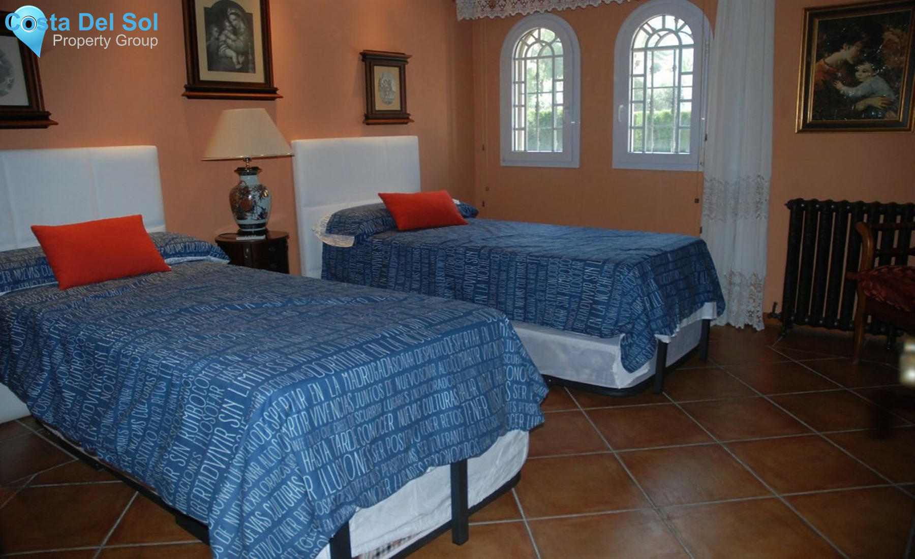 Detached Villa in Alhaurín de la Torre-703844