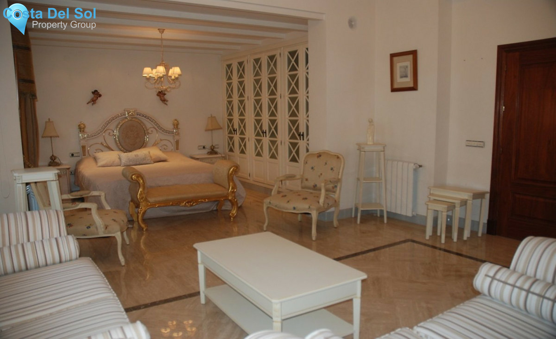 Detached Villa in Alhaurín de la Torre-703847