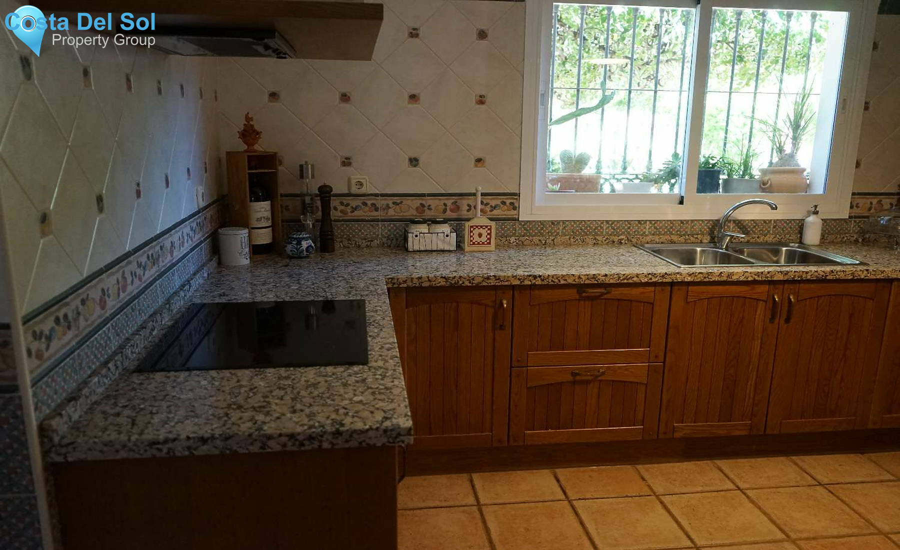 Detached Villa in Alhaurín de la Torre-1221490