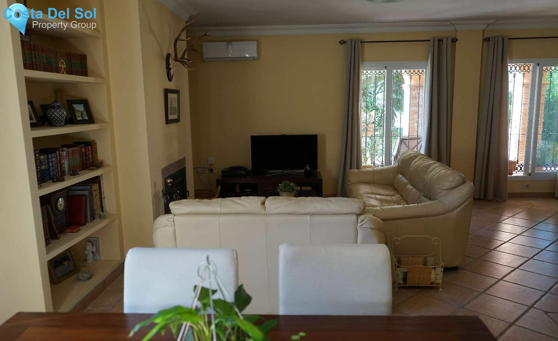 Detached Villa in Alhaurín de la Torre-1221484