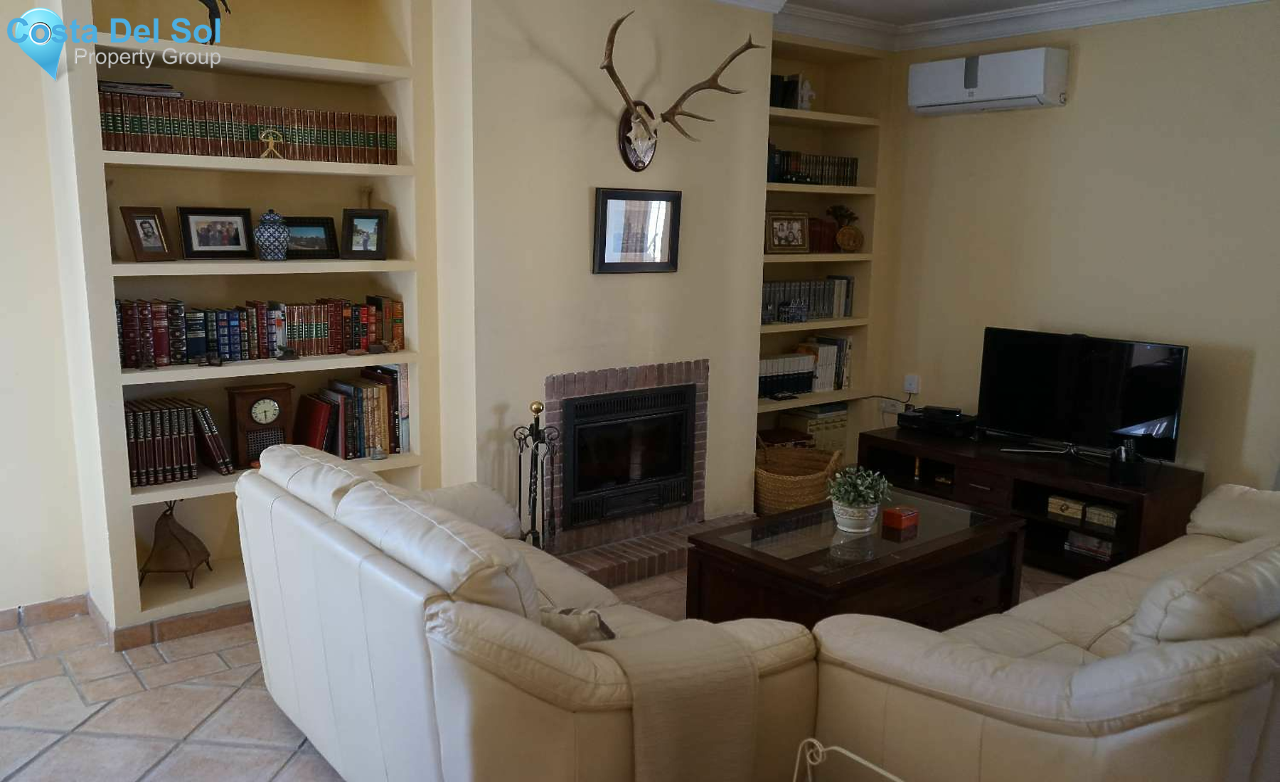 Detached Villa in Alhaurín de la Torre-1221485