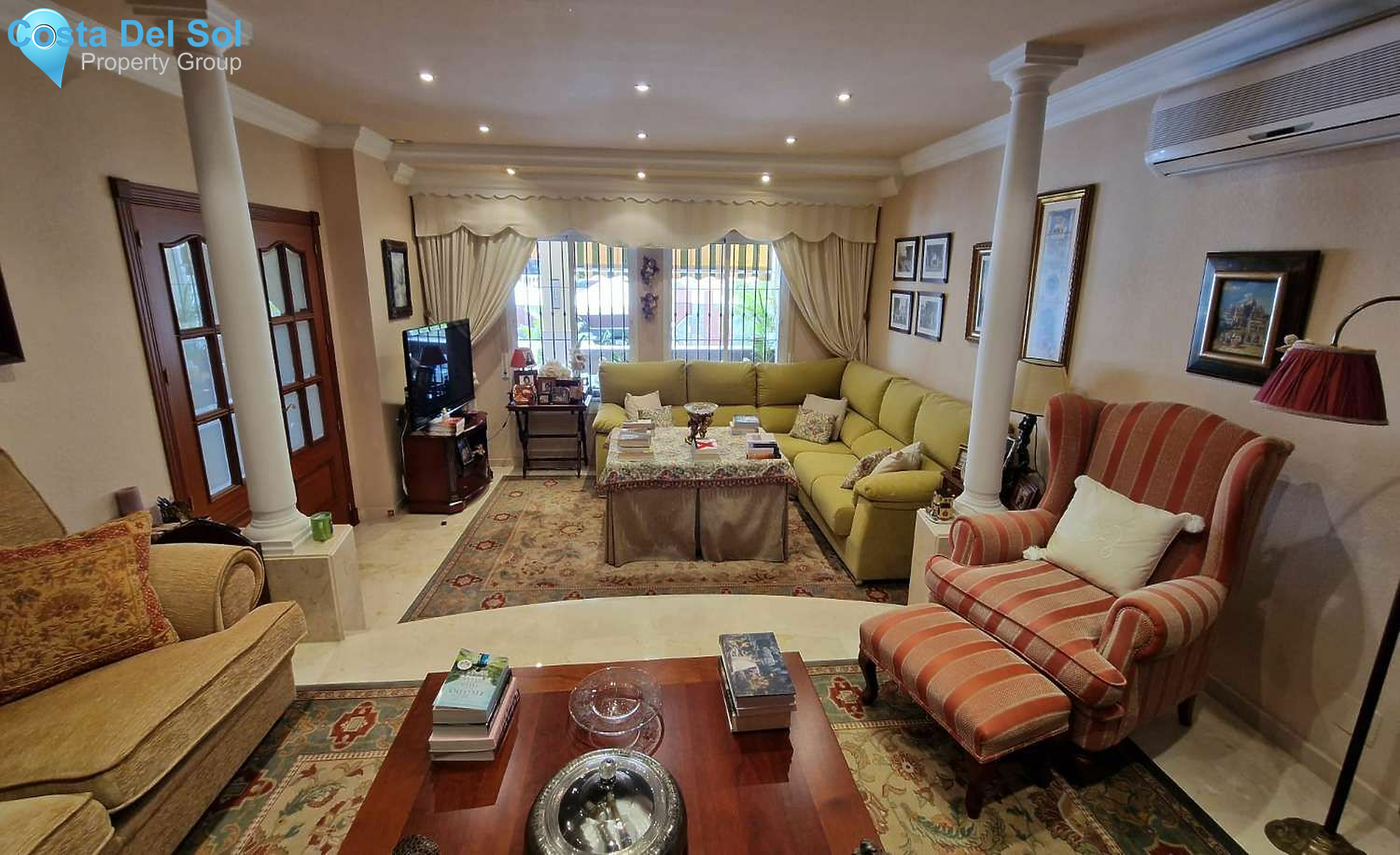 Detached Villa in Alhaurín de la Torre-1429127