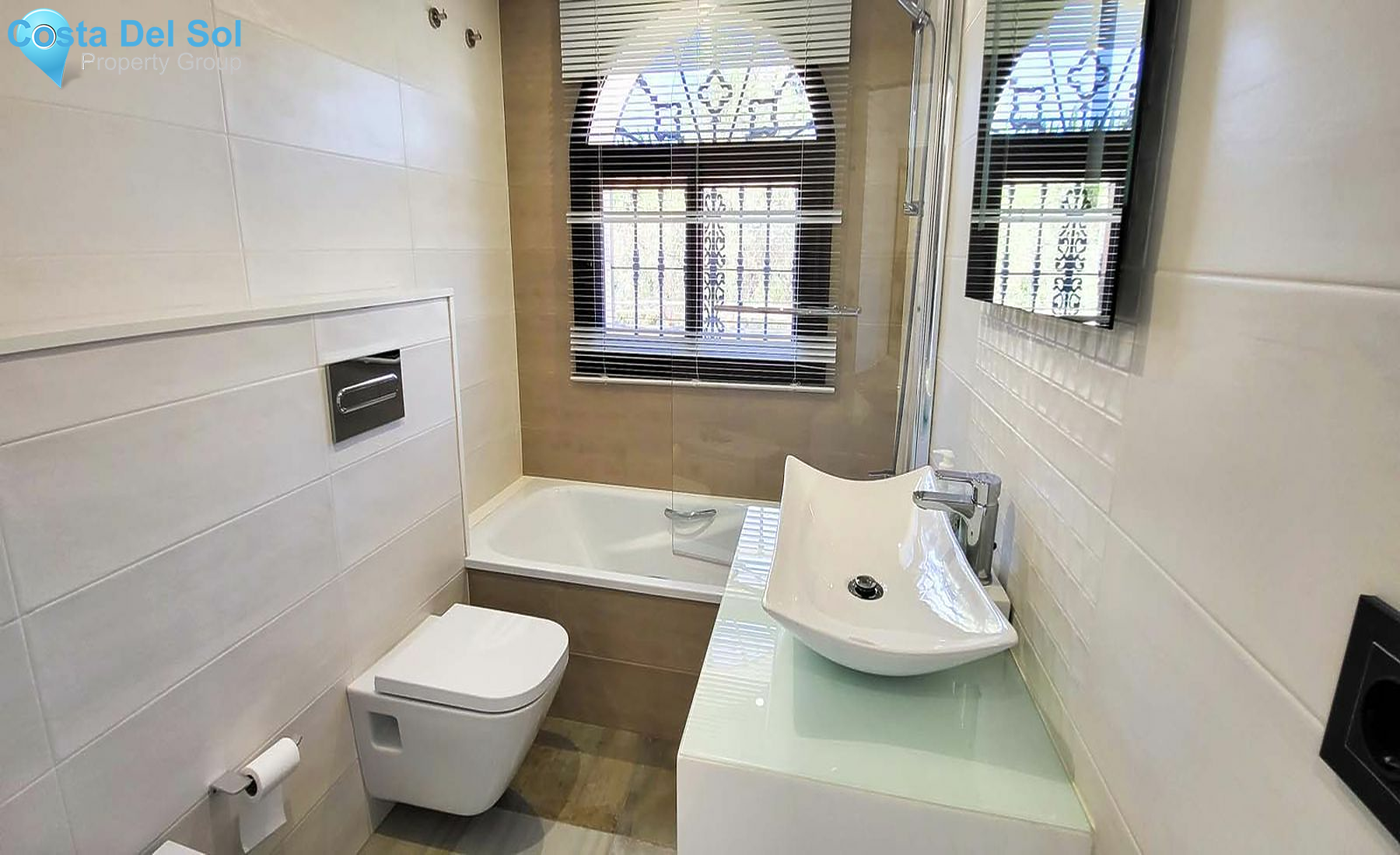 Detached Villa in Alhaurín de la Torre-1443060