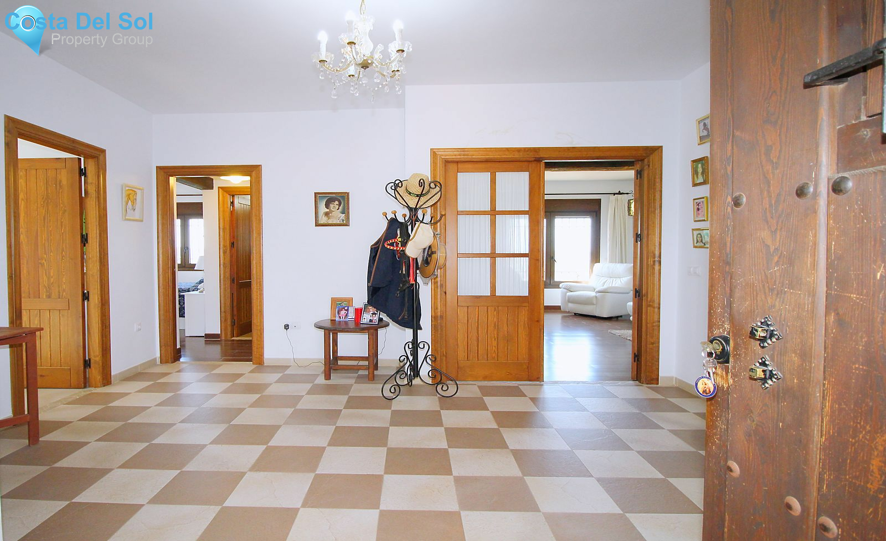 Detached Villa in Alhaurín de la Torre-1548371